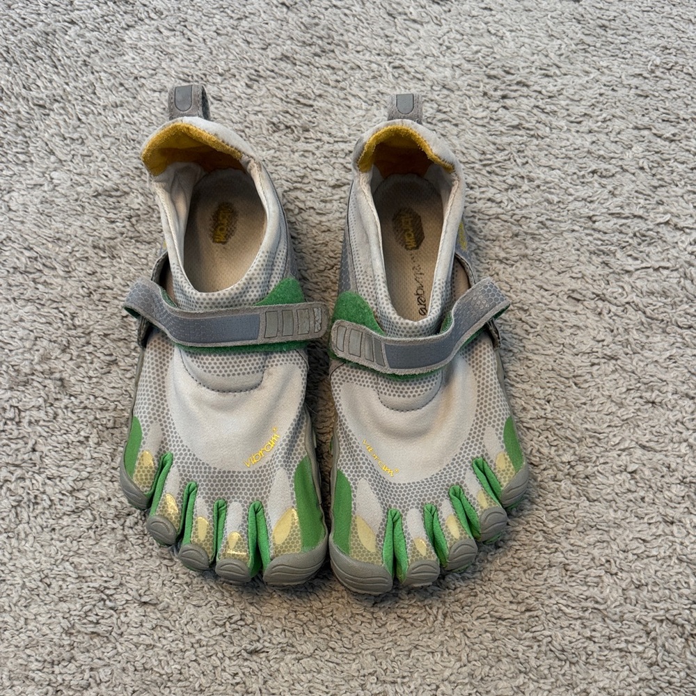 Vibram FiveFingers Gray and Green Water Shoes